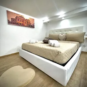 https://a-casa-di-ilary.sicilyhotelsitaly.net
